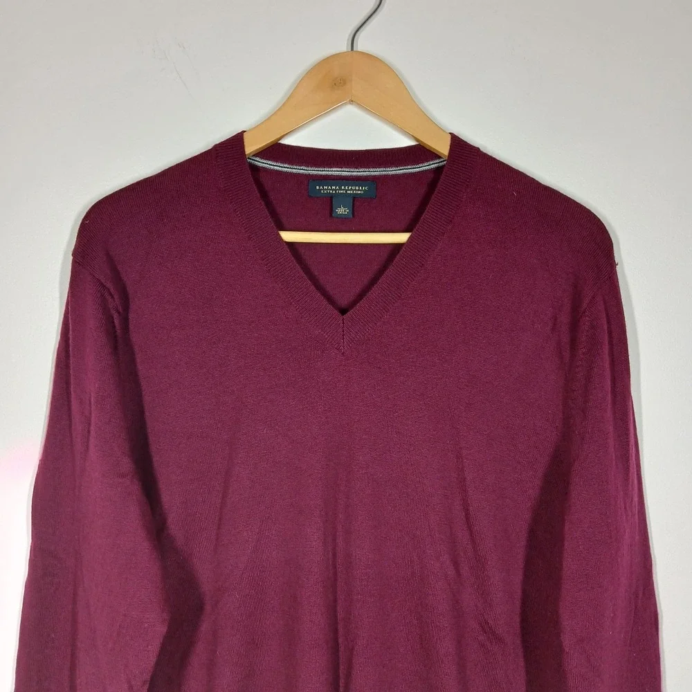 Banana Republic Sweater Mens Large Burgundy Extra Fine Merino Wool V-Neck Preppy